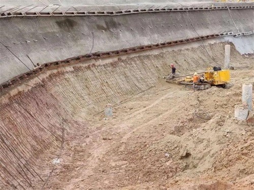 布拖基坑边坡加固